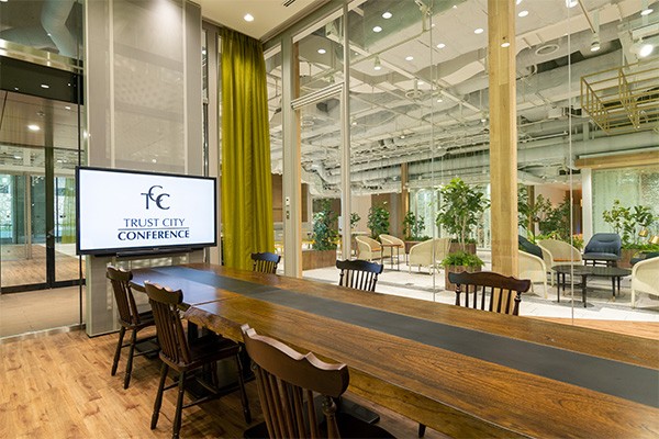 Meeting Room Cスライド0